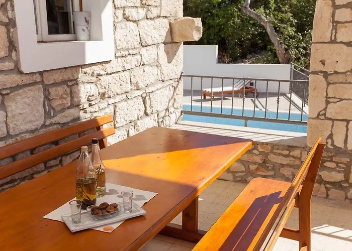 Ferienhaus Stone House Darinka