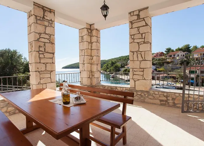 Ferienhaus Stone House Darinka