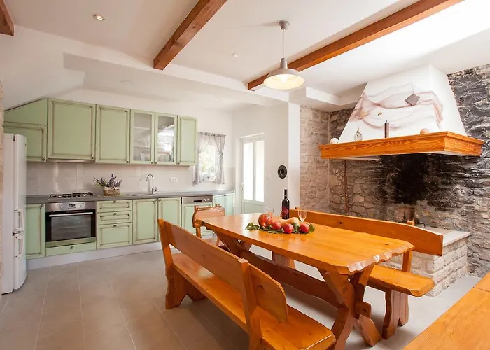 Ferienhaus Stone House Darinka
