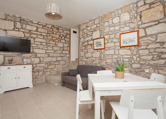 Ferienhaus Stone House Darinka