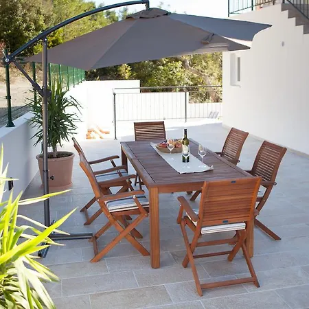 Stone House Darinka Vela Luka