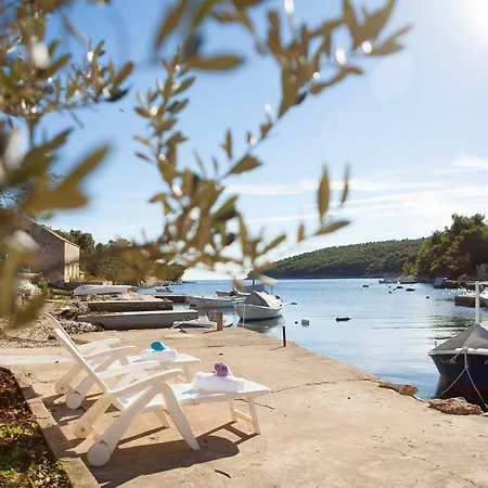 Stone House Darinka Vela Luka